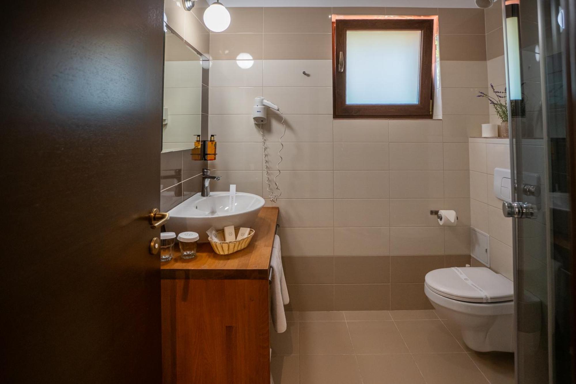 Opus Villa Sinaia Luaran gambar Bathroom