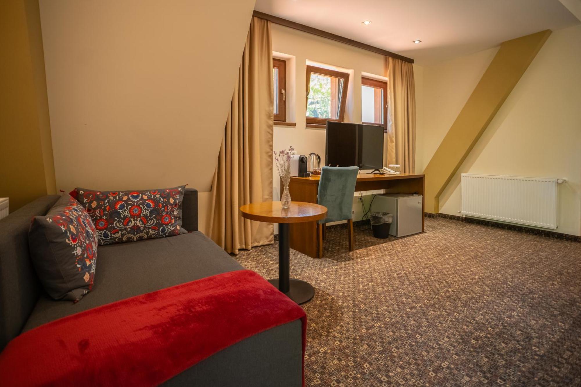 Opus Villa Sinaia Luaran gambar A typical room at the hotel