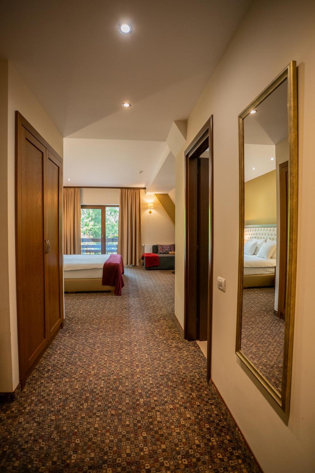 Opus Villa Sinaia Luaran gambar Family room