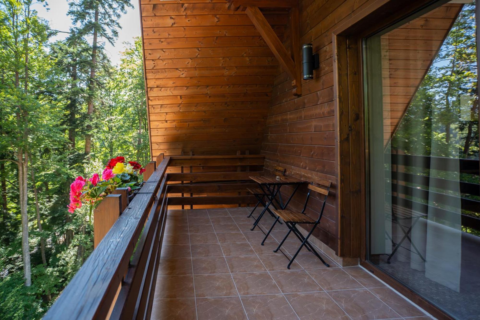 Opus Villa Sinaia Luaran gambar A balcony
