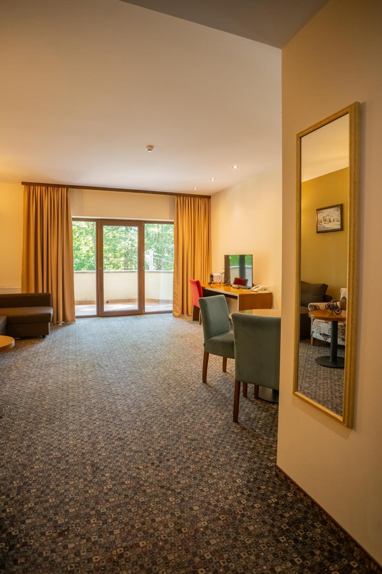 Opus Villa Sinaia Luaran gambar A room at the hotel